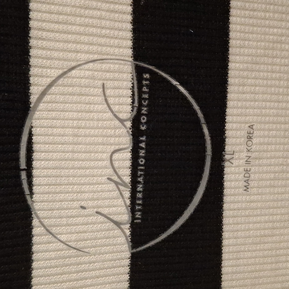 Inc Top Size XL - Picture 3 of 3